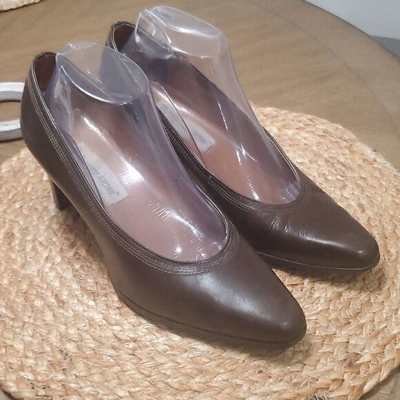 Etienne Aigner "Kaylee"  Genuine Leather, Dark Brown Career Pumps, Size 9N - Picture 1 of 10
